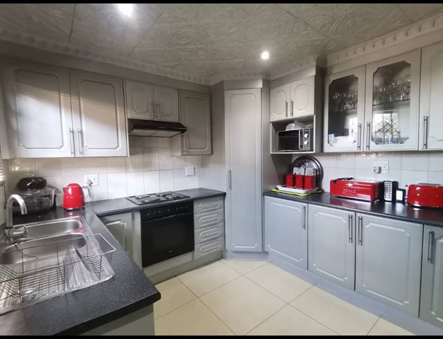 3 BEDROOM HOUSE FOR SALE IN KATLEHONG SOUTH